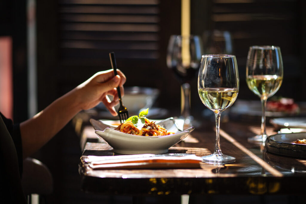 A Food Lover’s Guide to Laurel Cove: The Best Eats in Statesville’s Hidden Gem Neighborhood